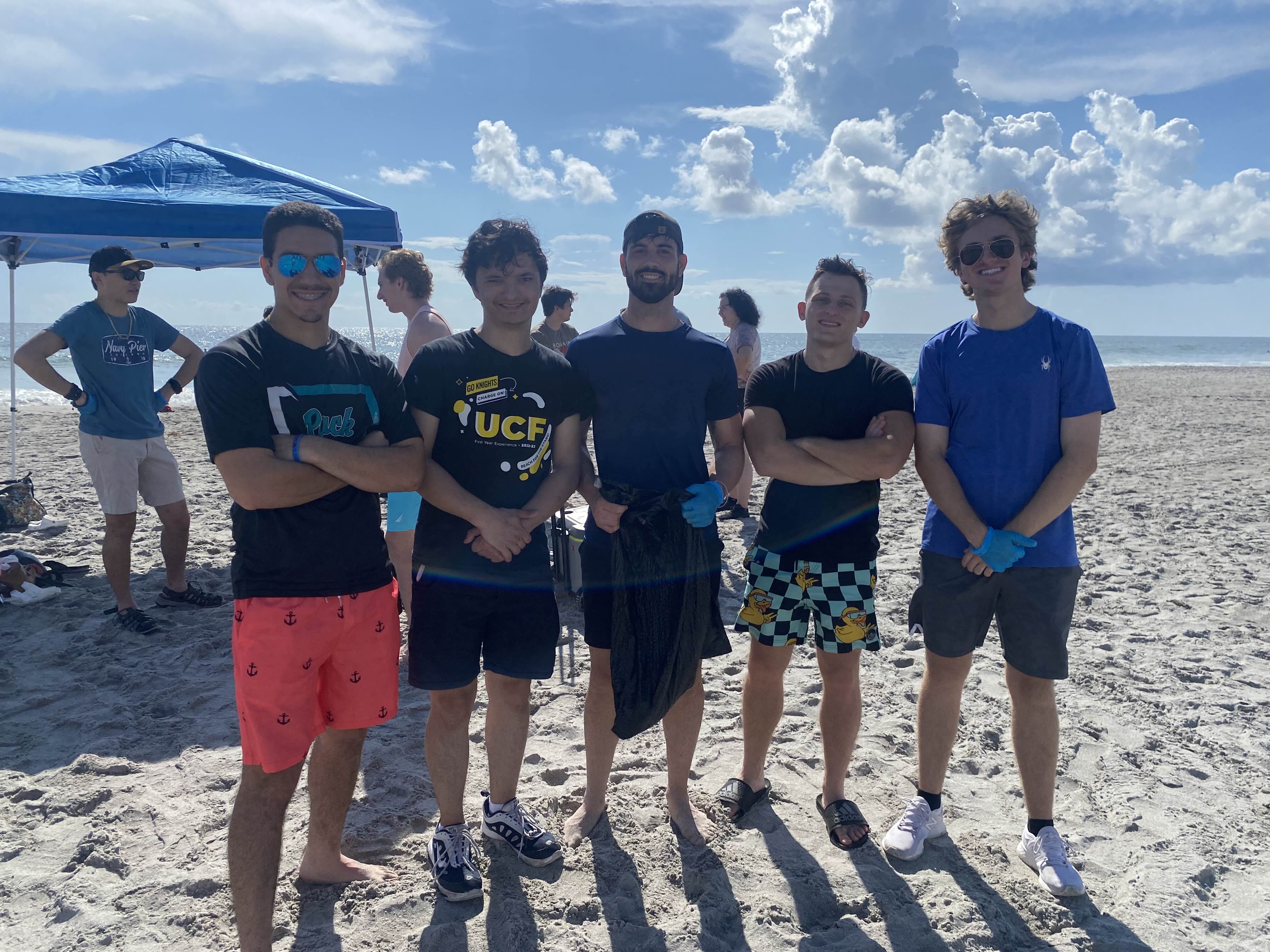 SHPE beach cleanup volunteering event